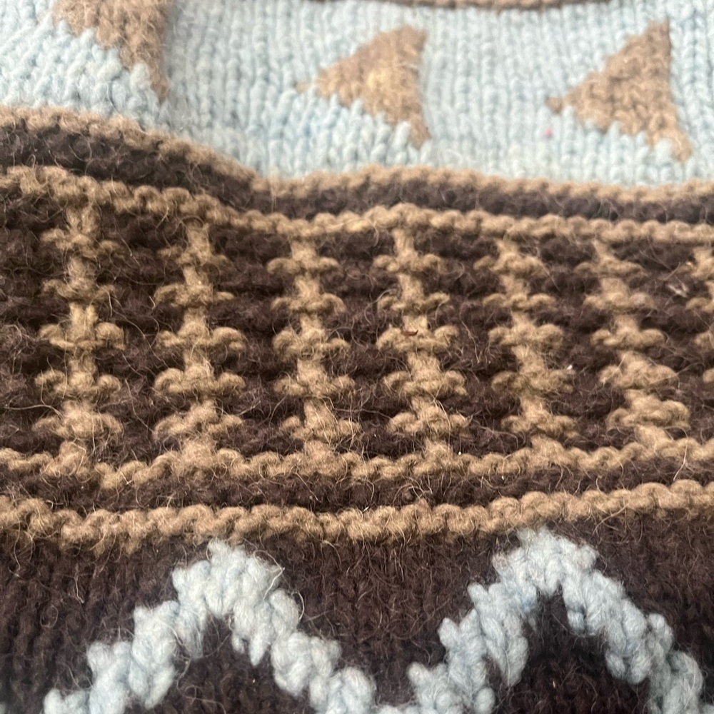 Wool chunky knit sweater geometric design blue and browns ladies M/L boxy fit - Picture 2 of 4